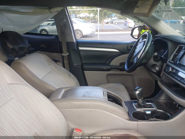 2015 Toyota Highlander Le Plus V6 მანქანა იყიდება აუქციონზე, vin: 5TDZKRFH0FS045223, აუქციონის ნომერი: 46137785