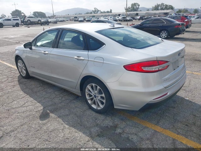 Ford Fusion Hybrid Se 2019 3FA6P0LU9KR100420 Image 3
