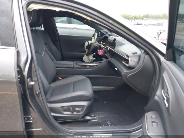 Продажа на аукционе авто 2023 Toyota Crown Limited, vin: JTDAAAAF7P3006042, номер лота: 46137852