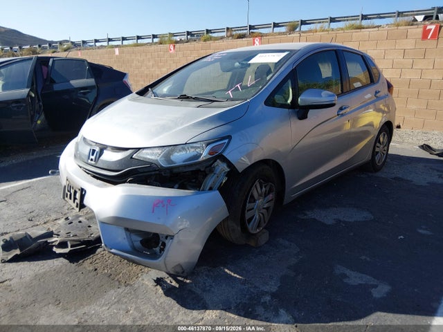 Honda FIT LX 2015 3HGGK5H5XFM748736 Image 2