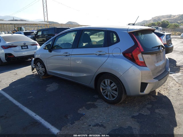 Honda FIT LX 2015 3HGGK5H5XFM748736 Image 3