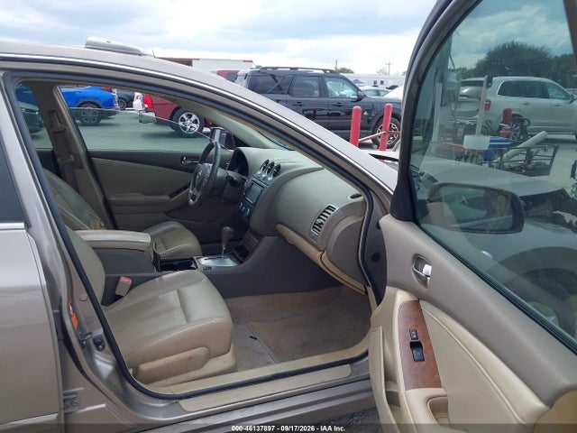 46137897 :رقم المزاد ، 1N4CL21E57C177121 vin ، 2007 Nissan Altima Hybrid مزاد بيع