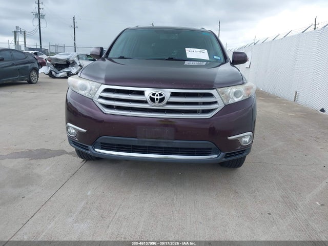 2011 Toyota Highlander Se V6 მანქანა იყიდება აუქციონზე, vin: 5TDZK3EH1BS029749, აუქციონის ნომერი: 46137996
