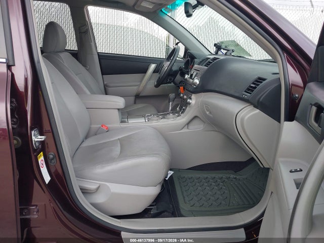 2011 Toyota Highlander Se V6 მანქანა იყიდება აუქციონზე, vin: 5TDZK3EH1BS029749, აუქციონის ნომერი: 46137996