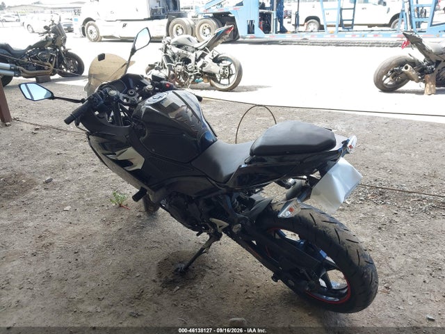 Kawasaki EX400 2019 JKAEXKG13KDA30162 Image 3