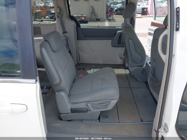 46138261 :رقم المزاد ، 2A4RR5D1XAR136540 vin ، 2010 Chrysler Town & Country Touring مزاد بيع