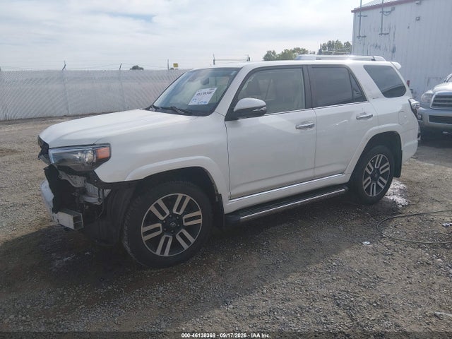 Toyota 4runner Limited 2020 JTEBU5JR7L5773641 Image 2