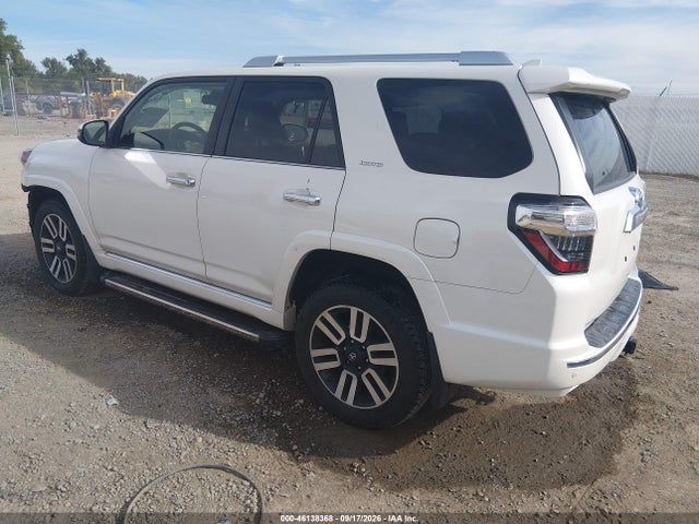 Toyota 4runner Limited 2020 JTEBU5JR7L5773641 Image 3