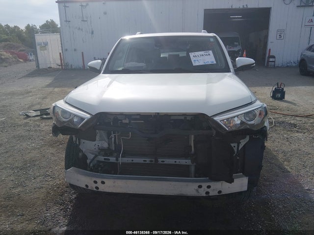 Toyota 4runner Limited 2020 JTEBU5JR7L5773641 Image 6