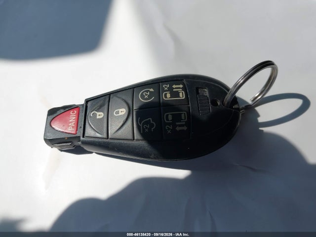 Продажа на аукционе авто 2014 Chrysler Town & Country Touring-l 30th Anniversary, vin: 2C4RC1CG3ER224891, номер лота: 46138420