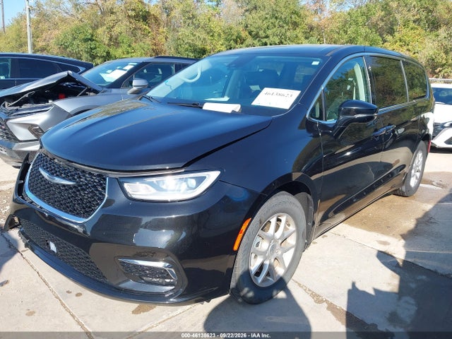 Chrysler Pacifica Touring L 2024 2C4RC1BG7RR101876 Image 2