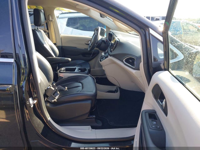 Chrysler Pacifica Touring L 2024 2C4RC1BG7RR101876 Image 5