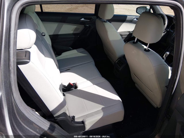 46138811 :رقم المزاد ، 3VV2B7AX0JM142002 vin ، 2018 Volkswagen Tiguan 2.0t Se/2.0t Sel مزاد بيع