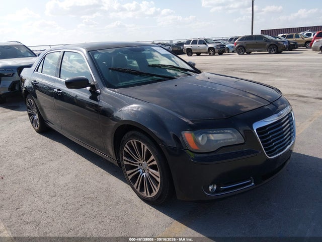 2013 Chrysler 300 300s მანქანა იყიდება აუქციონზე, vin: 2C3CCABG7DH708286, აუქციონის ნომერი: 46139008