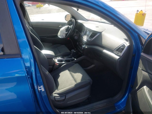 KM8J23A42JU784382 Hyundai TUCSON SE