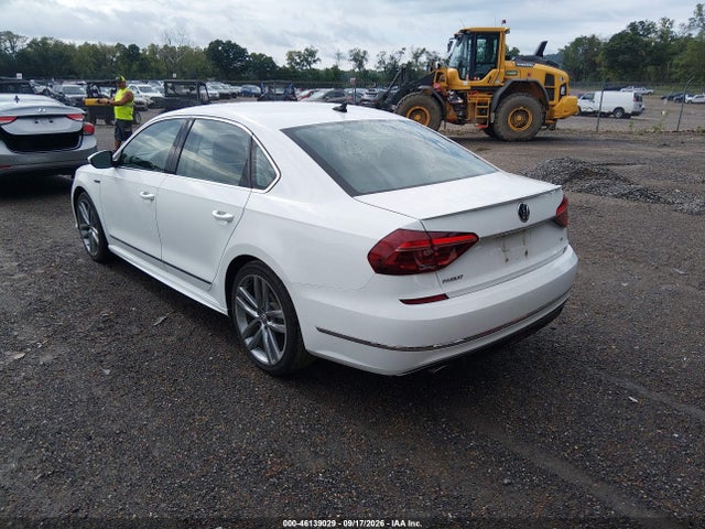 2017 Volkswagen Passat 1.8t R-line მანქანა იყიდება აუქციონზე, vin: 1VWDT7A35HC062821, აუქციონის ნომერი: 46139029