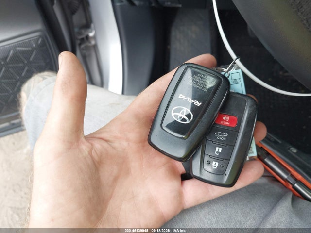 46139045 :رقم المزاد ، JTMA1RFV5LD047756 vin ، 2020 Toyota Rav4 Xle Premium مزاد بيع