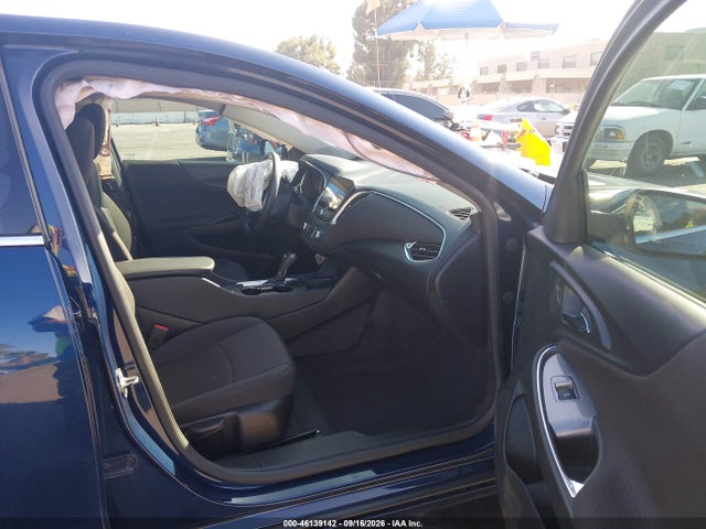 1G1ZD5ST3KF131805 Chevrolet MALIBU LT