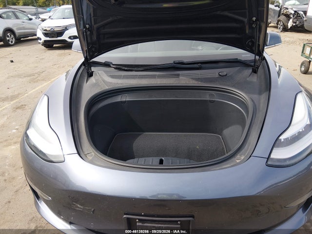 46139286 :رقم المزاد ، 5YJ3E1EB8JF104222 vin ، 2018 Tesla Model 3 Long Range/performance مزاد بيع