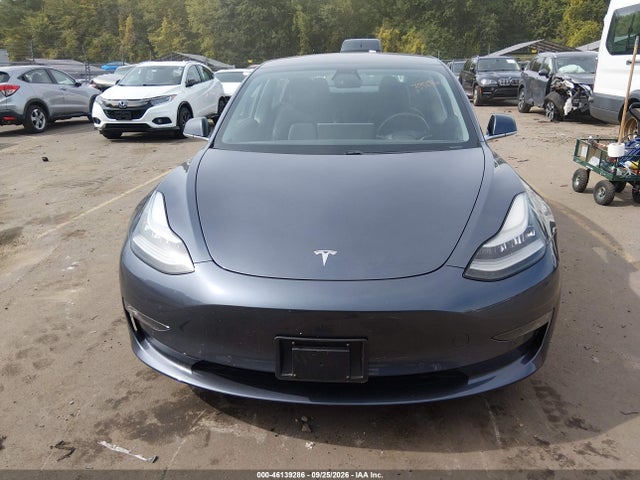 46139286 :رقم المزاد ، 5YJ3E1EB8JF104222 vin ، 2018 Tesla Model 3 Long Range/performance مزاد بيع