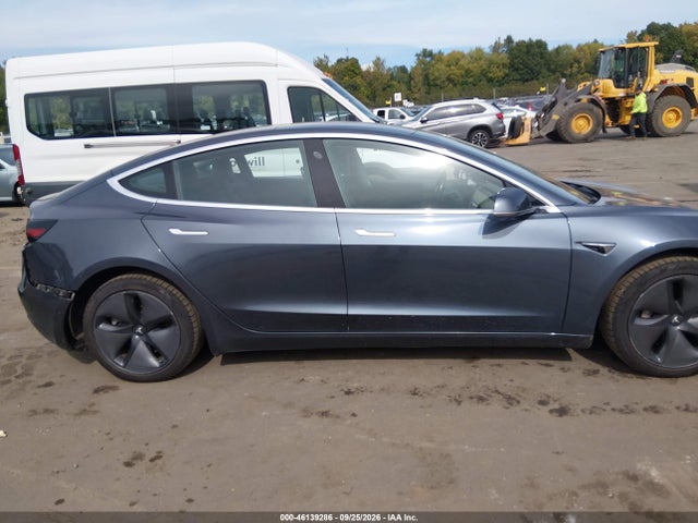 46139286 :رقم المزاد ، 5YJ3E1EB8JF104222 vin ، 2018 Tesla Model 3 Long Range/performance مزاد بيع