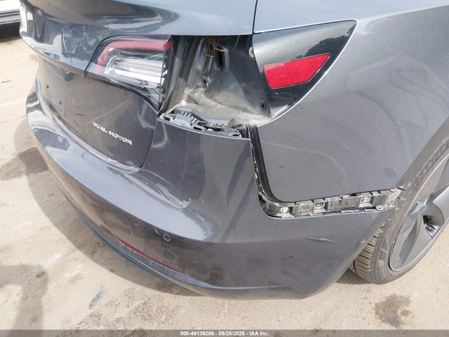 46139286 :رقم المزاد ، 5YJ3E1EB8JF104222 vin ، 2018 Tesla Model 3 Long Range/performance مزاد بيع