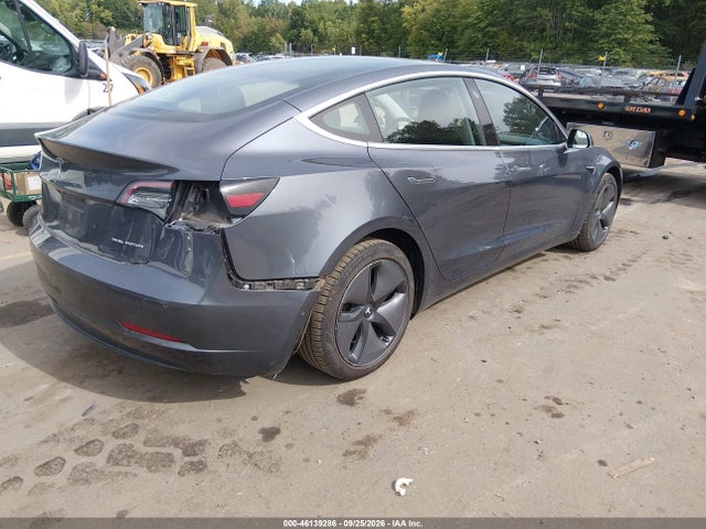46139286 :رقم المزاد ، 5YJ3E1EB8JF104222 vin ، 2018 Tesla Model 3 Long Range/performance مزاد بيع