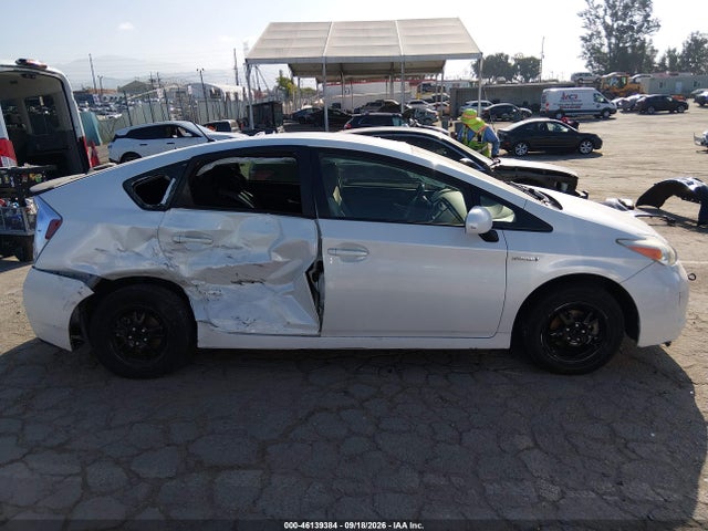 Toyota Prius Two 2015 JTDKN3DU3F1898492 Image 13