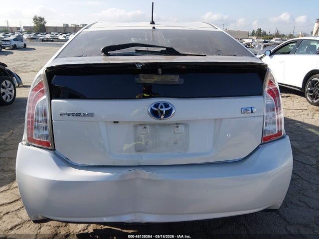 Toyota Prius Two 2015 JTDKN3DU3F1898492 Image 18
