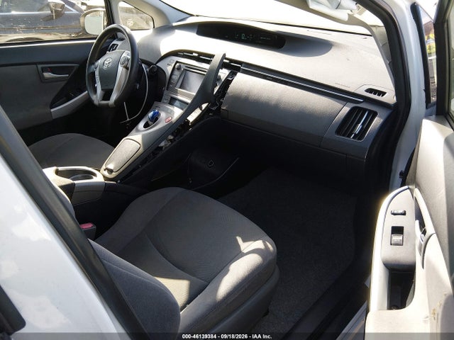 Toyota Prius Two 2015 JTDKN3DU3F1898492 Image 5