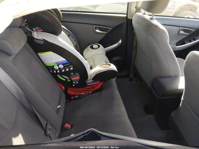 Toyota Prius Two 2015 JTDKN3DU3F1898492 Image 8