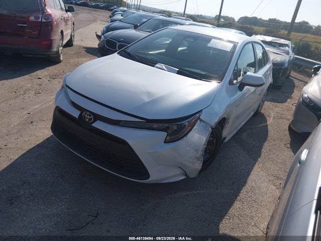 Toyota COROLLA LE 2026 5YFB4MDE6TP420382 Image 2