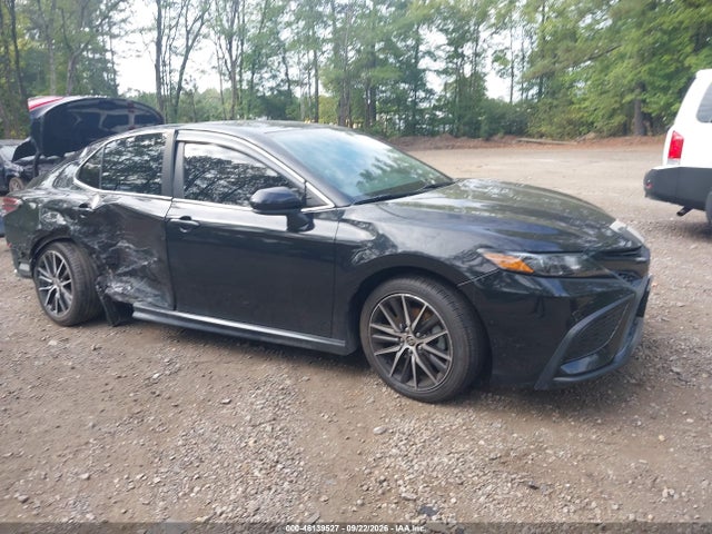 46139527 :رقم المزاد ، 4T1G11AK6MU478600 vin ، 2021 Toyota Camry Se مزاد بيع