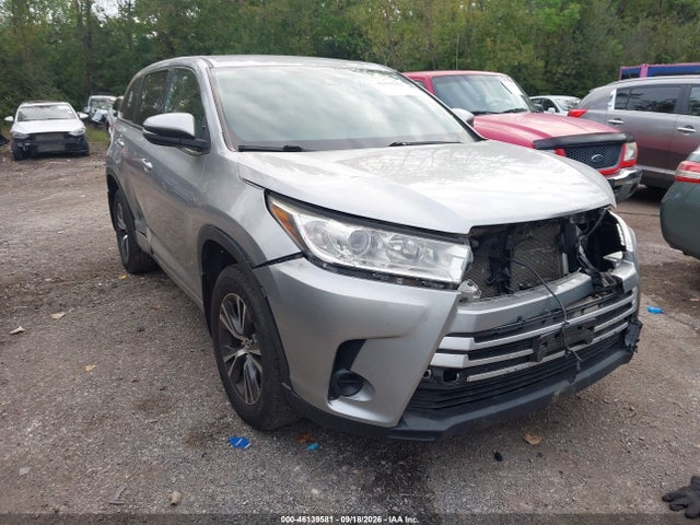46139581 :رقم المزاد ، 5TDZARFHXJS038632 vin ، 2018 Toyota Highlander Le مزاد بيع