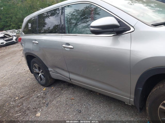 46139581 :رقم المزاد ، 5TDZARFHXJS038632 vin ، 2018 Toyota Highlander Le مزاد بيع
