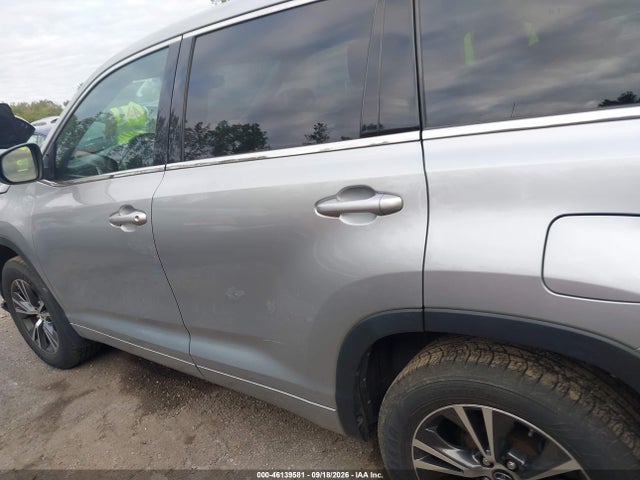 46139581 :رقم المزاد ، 5TDZARFHXJS038632 vin ، 2018 Toyota Highlander Le مزاد بيع
