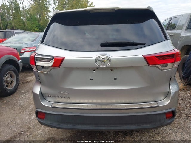 46139581 :رقم المزاد ، 5TDZARFHXJS038632 vin ، 2018 Toyota Highlander Le مزاد بيع