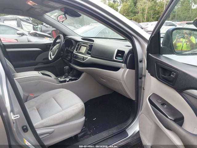 46139581 :رقم المزاد ، 5TDZARFHXJS038632 vin ، 2018 Toyota Highlander Le مزاد بيع