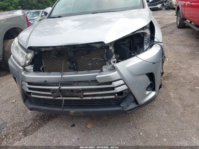 46139581 :رقم المزاد ، 5TDZARFHXJS038632 vin ، 2018 Toyota Highlander Le مزاد بيع