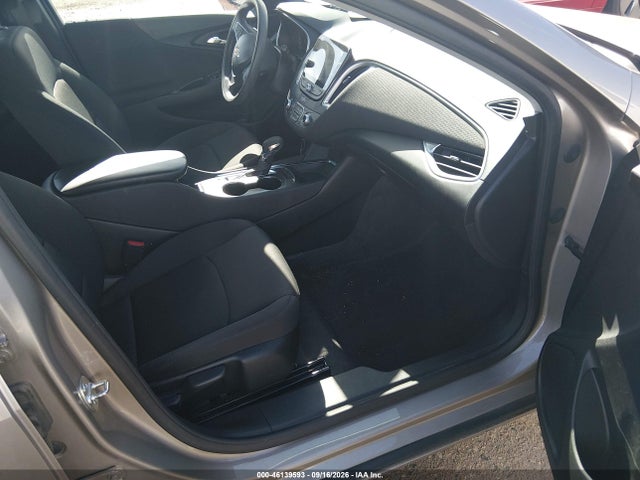 1G1ZD5ST7SF155136 Chevrolet Malibu Fwd 1lt