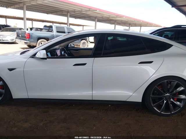 2014 Tesla Model S P85d მანქანა იყიდება აუქციონზე, vin: 5YJSA1H20EFP63470, აუქციონის ნომერი: 46139683