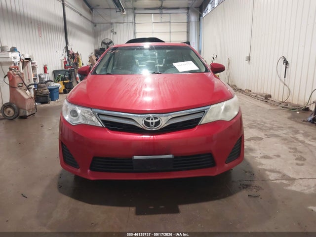46139737 :رقم المزاد ، 4T1BF1FK8EU863307 vin ، 2014 Toyota Camry Le مزاد بيع