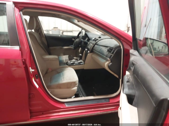 46139737 :رقم المزاد ، 4T1BF1FK8EU863307 vin ، 2014 Toyota Camry Le مزاد بيع
