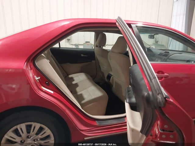46139737 :رقم المزاد ، 4T1BF1FK8EU863307 vin ، 2014 Toyota Camry Le مزاد بيع
