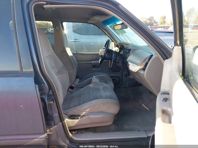 2000 Ford Explorer Xls მანქანა იყიდება აუქციონზე, vin: 1FMDU62X9YZB31398, აუქციონის ნომერი: 46139804