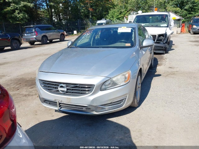 46139838 :رقم المزاد ، YV1612TB8F1306926 vin ، 2015 Volvo S60 T5 Premier مزاد بيع