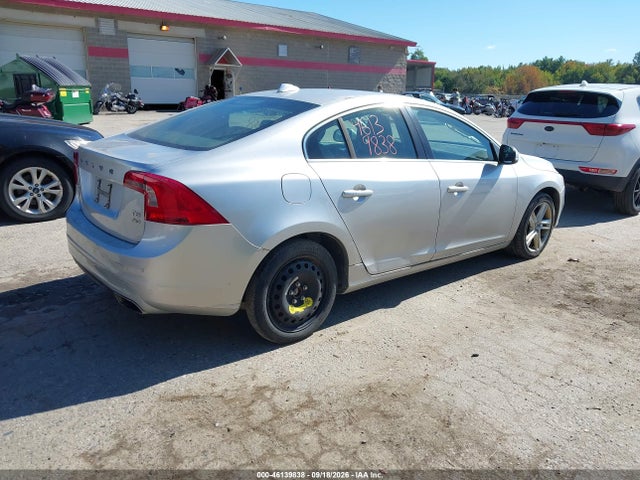 46139838 :رقم المزاد ، YV1612TB8F1306926 vin ، 2015 Volvo S60 T5 Premier مزاد بيع