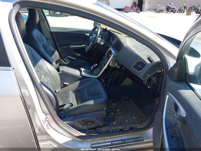 46139838 :رقم المزاد ، YV1612TB8F1306926 vin ، 2015 Volvo S60 T5 Premier مزاد بيع