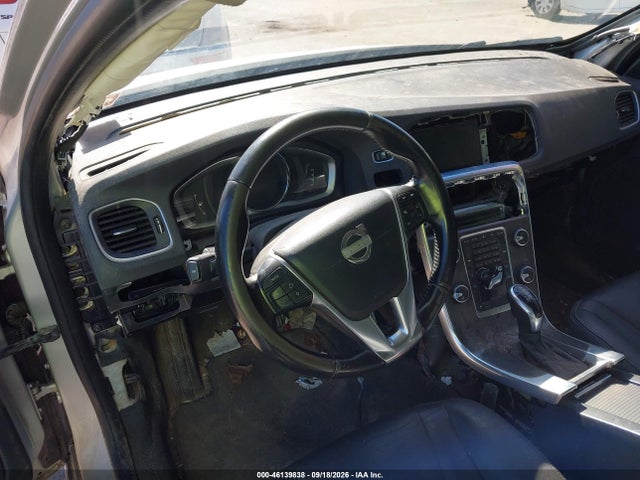 46139838 :رقم المزاد ، YV1612TB8F1306926 vin ، 2015 Volvo S60 T5 Premier مزاد بيع
