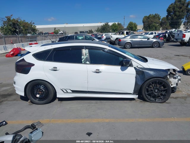 2014 Ford Focus St მანქანა იყიდება აუქციონზე, vin: 1FADP3L93EL238123, აუქციონის ნომერი: 46139921